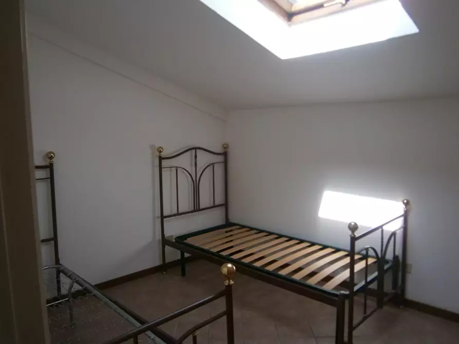 Immagine 12 di Appartamento in affitto  a Carrara