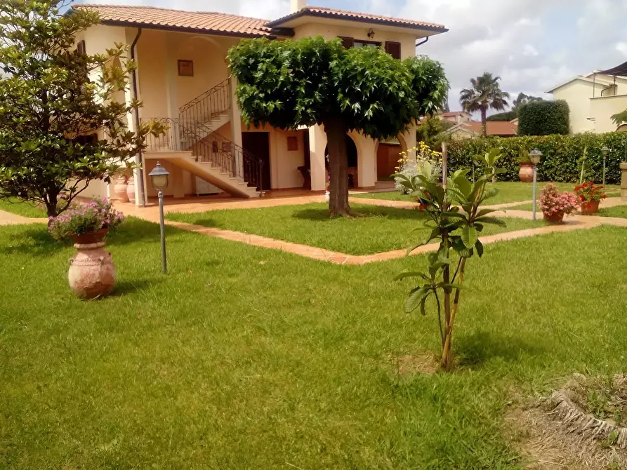 Immagine 1 di Villa in vendita  a Campiglia Marittima