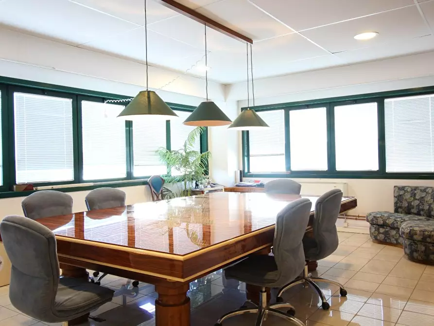 Immagine 2 di Capannone industriale in affitto  a Cascina