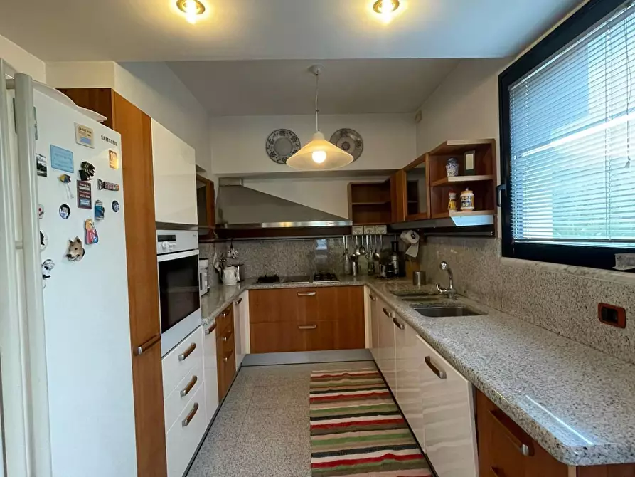 Immagine 7 di Casa bifamiliare in vendita  a Carrara