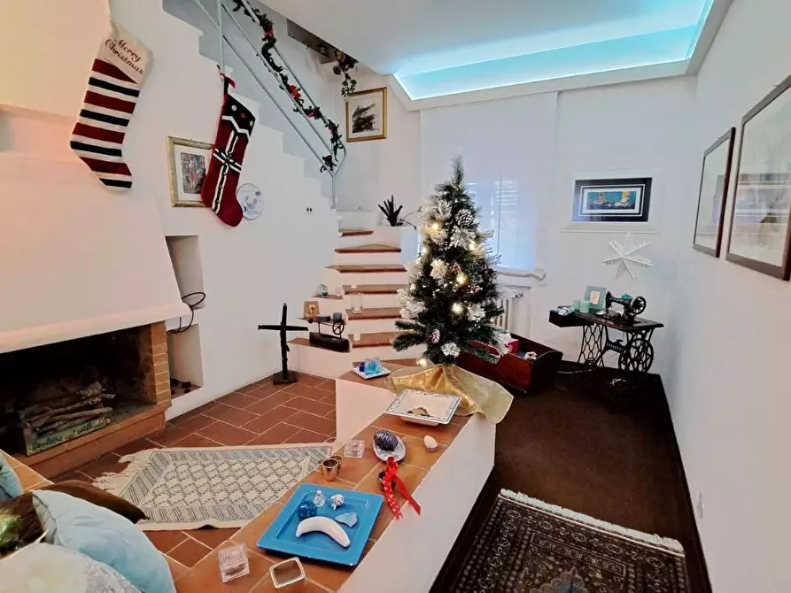 Immagine 6 di Villa in vendita  a Rosignano Marittimo