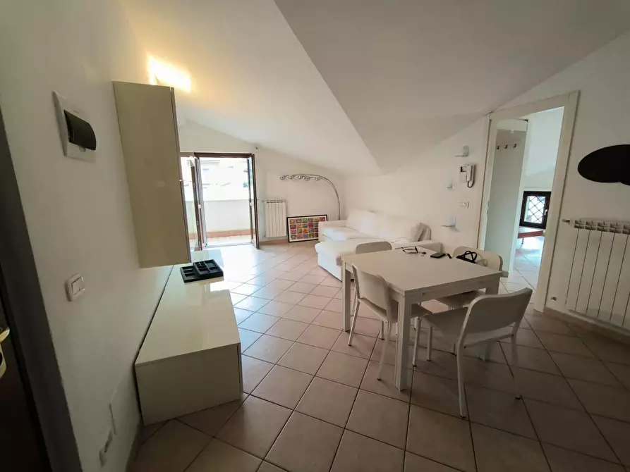 Immagine 2 di Mansarda in vendita  a Massa