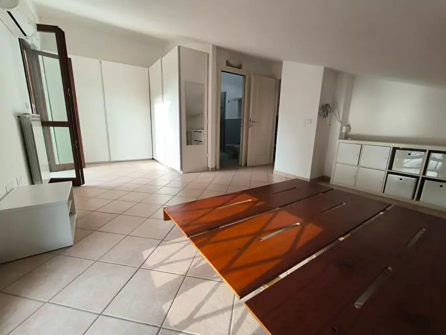 Immagine 3 di Mansarda in vendita  a Massa