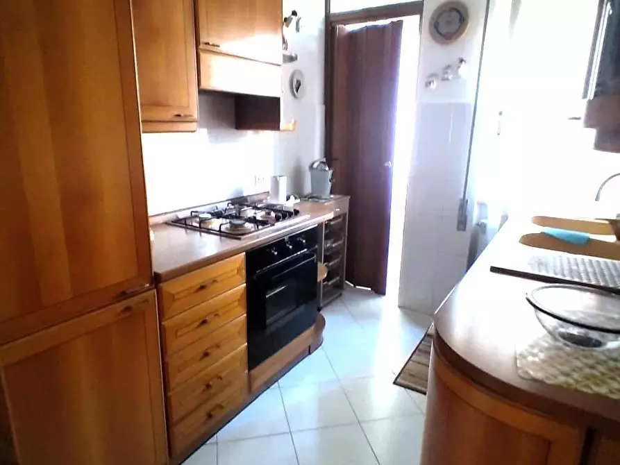 Immagine 2 di Appartamento in vendita  a Carrara