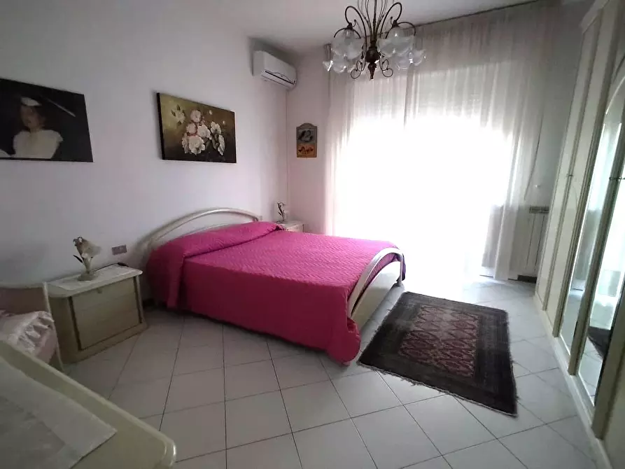 Immagine 26 di Appartamento in vendita  a Carrara