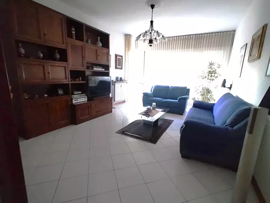 Immagine 4 di Appartamento in vendita  a Carrara