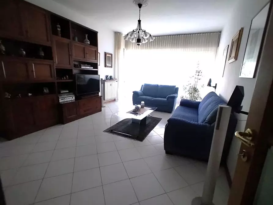 Immagine 5 di Appartamento in vendita  a Carrara