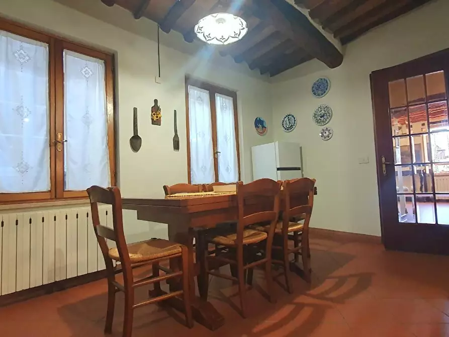Immagine 18 di Appartamento in vendita  a Lucca
