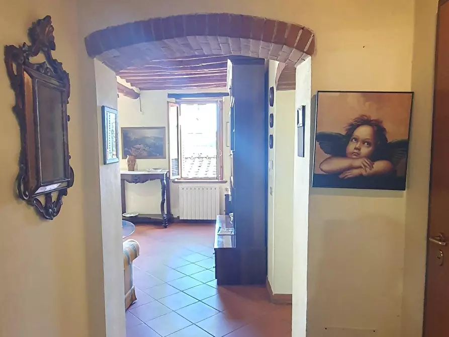 Immagine 21 di Appartamento in vendita  a Lucca