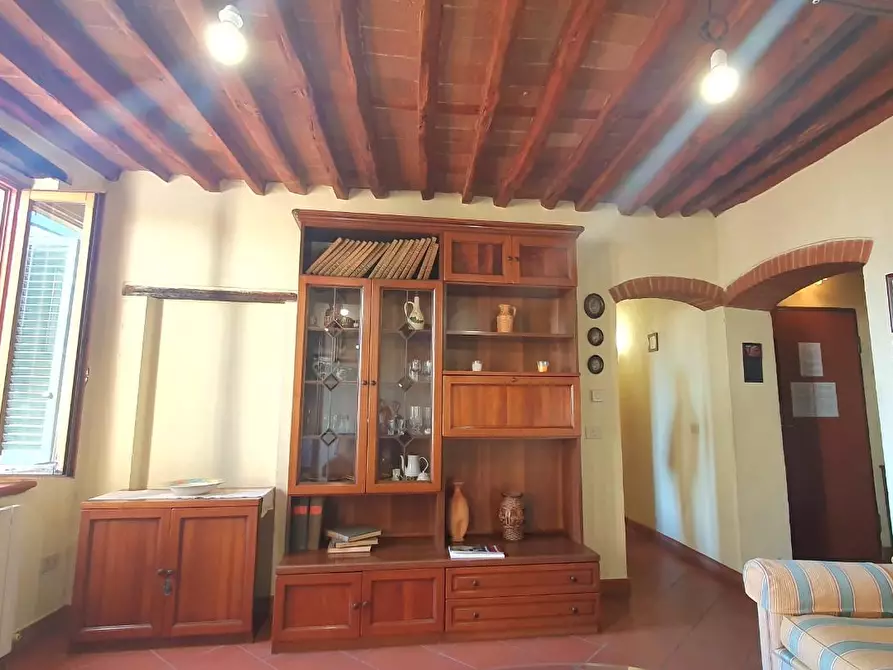 Immagine 26 di Appartamento in vendita  a Lucca