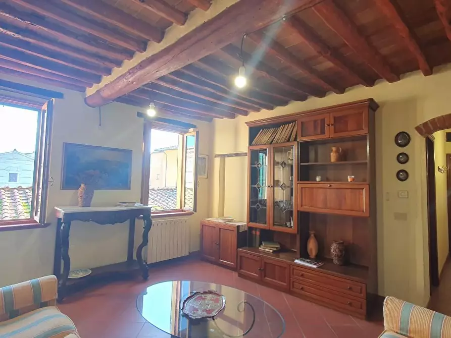 Immagine 3 di Appartamento in vendita  a Lucca