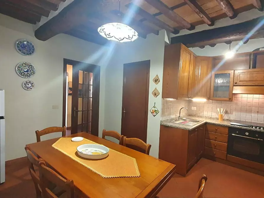 Immagine 16 di Appartamento in vendita  a Lucca