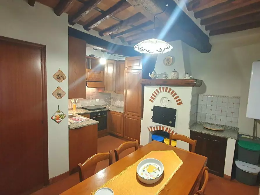 Immagine 14 di Appartamento in vendita  a Lucca