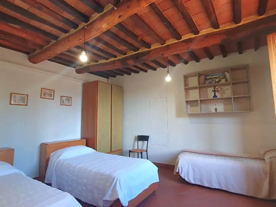 Immagine 22 di Appartamento in vendita  a Lucca