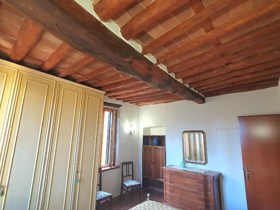 Immagine 20 di Appartamento in vendita  a Lucca