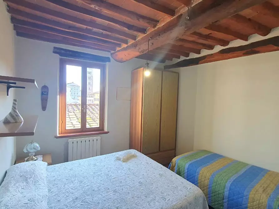 Immagine 28 di Appartamento in vendita  a Lucca