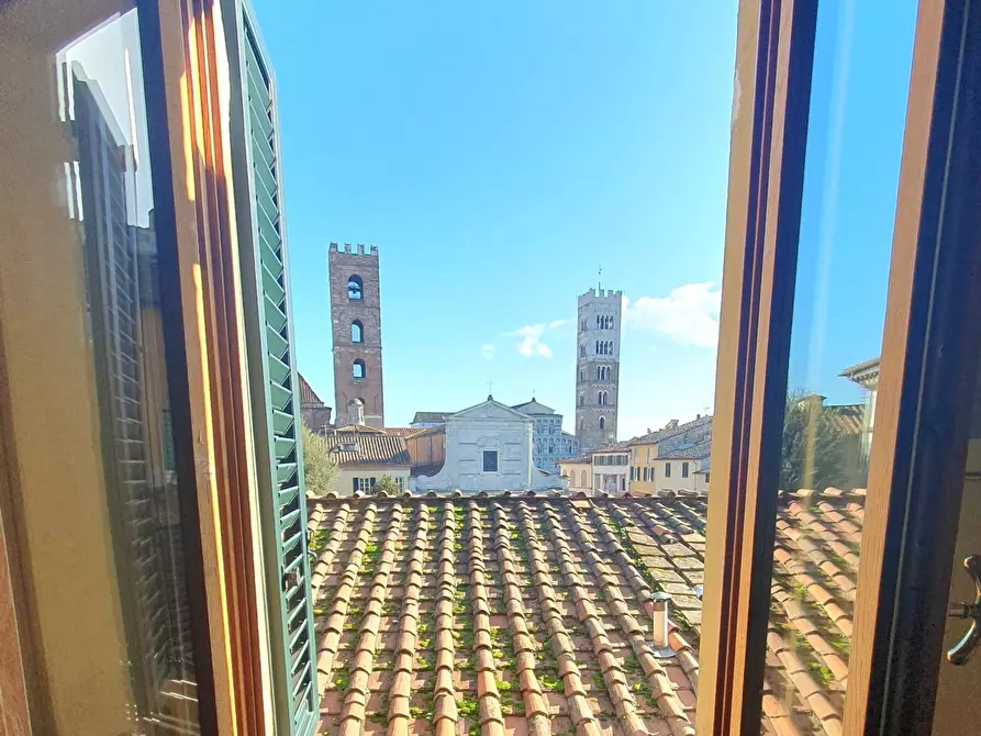Immagine 8 di Appartamento in vendita  a Lucca