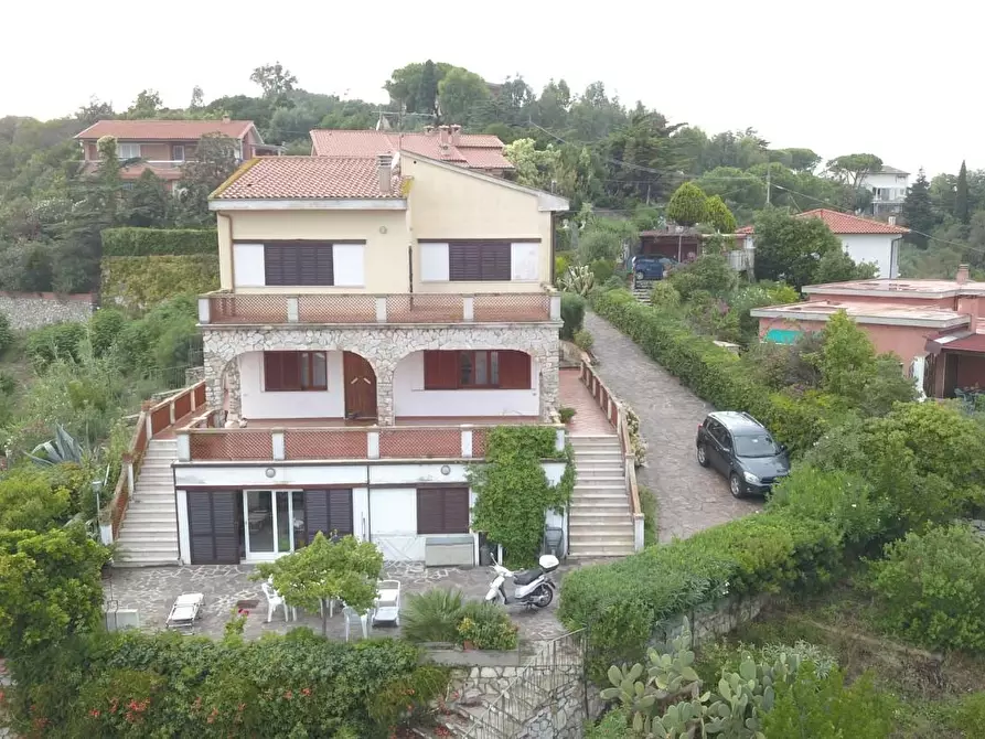Immagine 10 di Villa in vendita  a Portoferraio