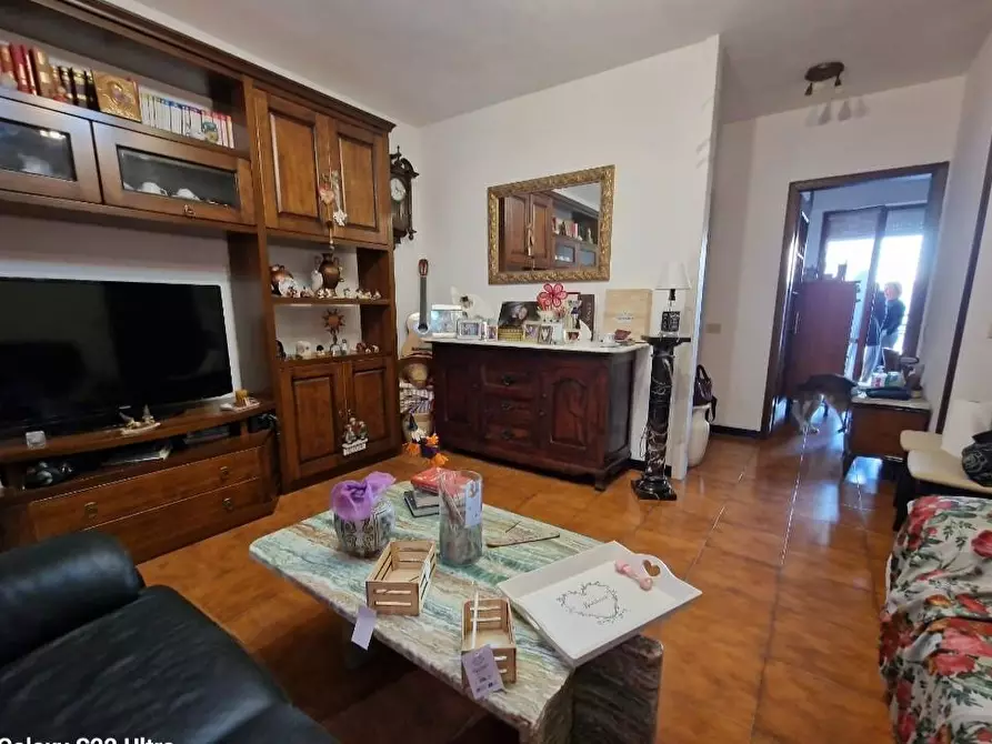 Immagine 18 di Appartamento in vendita  a Ortonovo