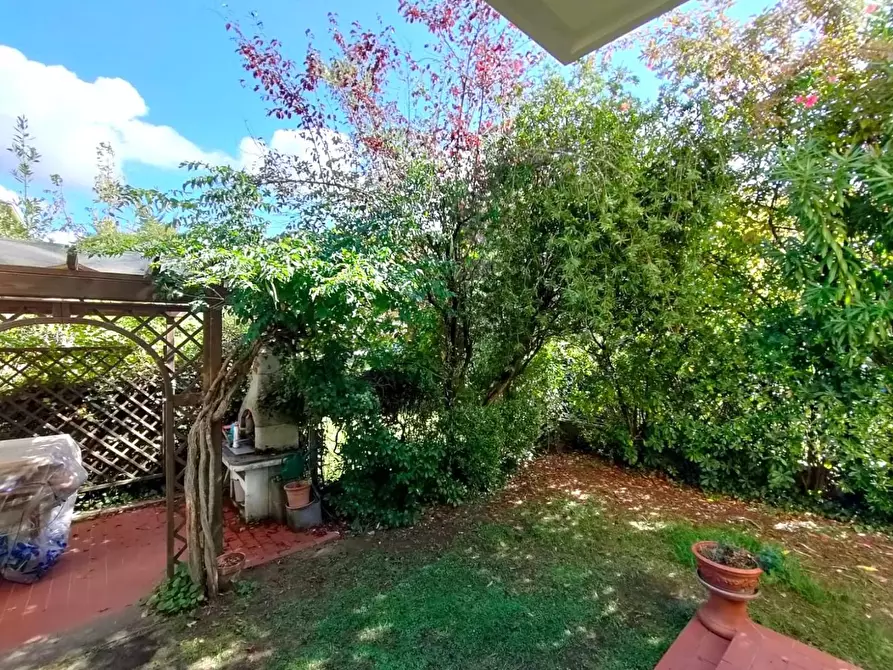 Immagine 14 di Villetta a schiera in vendita  a Massa