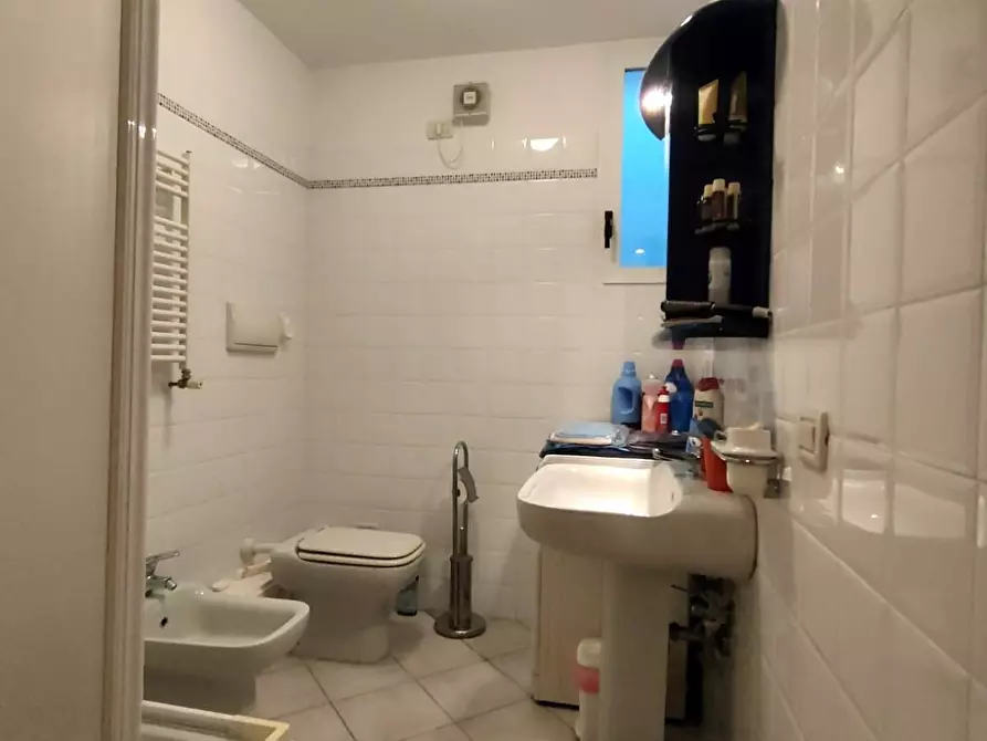 Immagine 13 di Villetta a schiera in vendita  a Massa