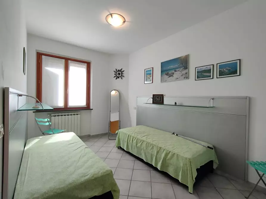 Immagine 10 di Villetta a schiera in vendita  a Massa