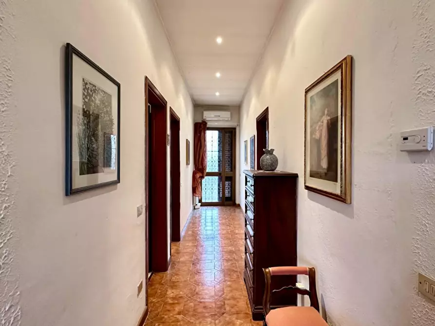 Immagine 14 di Villa in vendita  a Capannori