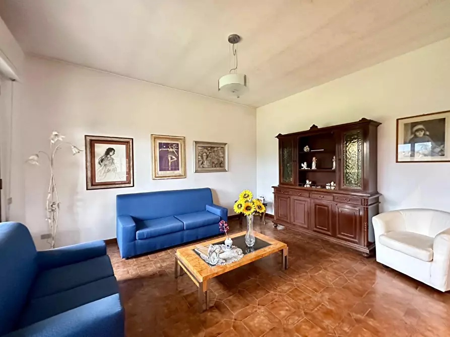 Immagine 6 di Villa in vendita  a Capannori