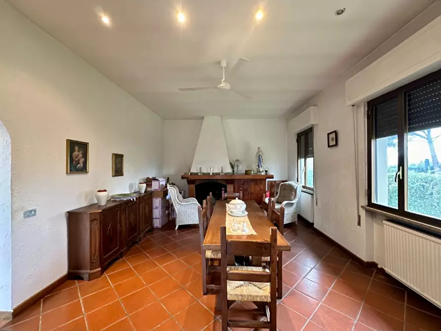 Immagine 39 di Villa in vendita  a Capannori