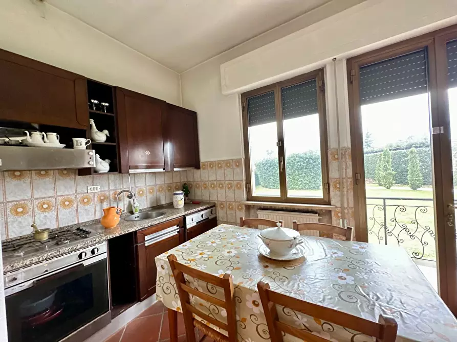 Immagine 40 di Villa in vendita  a Capannori