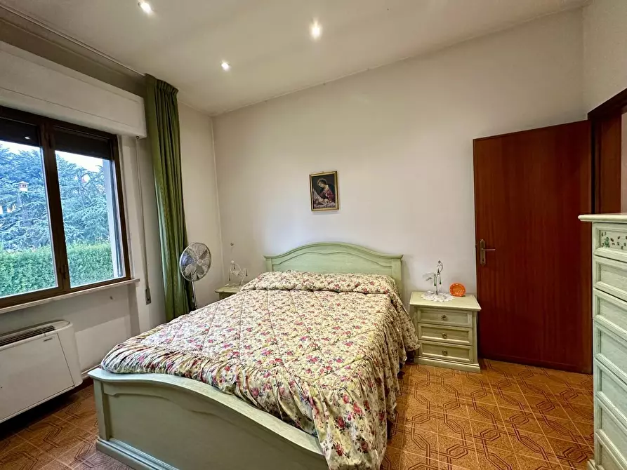 Immagine 42 di Villa in vendita  a Capannori