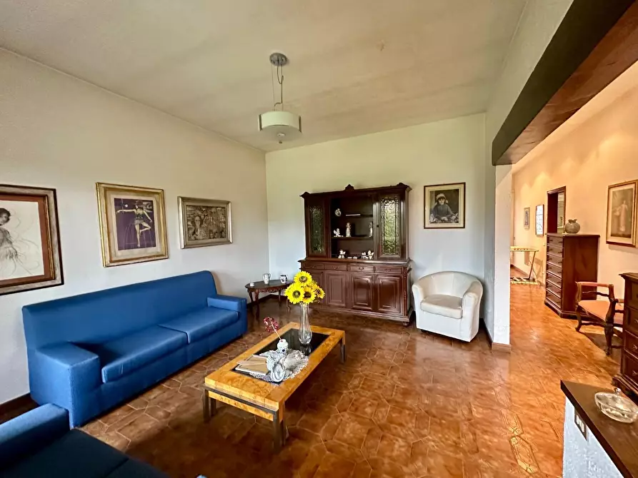 Immagine 37 di Villa in vendita  a Capannori