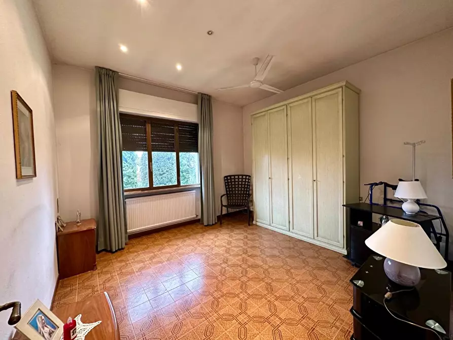 Immagine 17 di Villa in vendita  a Capannori