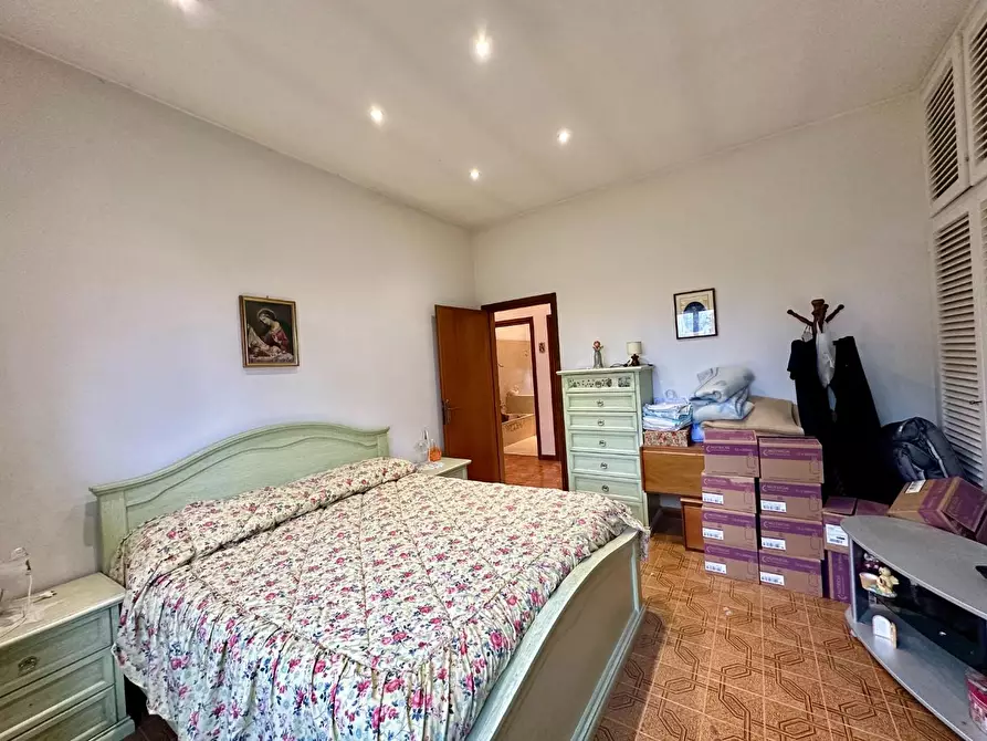 Immagine 16 di Villa in vendita  a Capannori