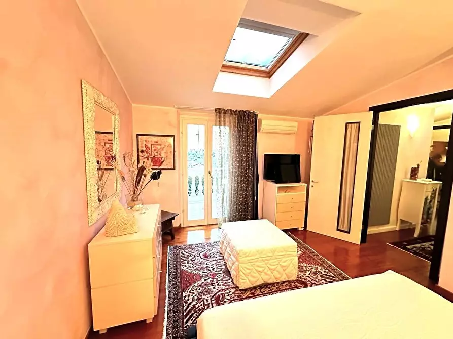 Immagine 27 di Casa semindipendente in vendita  a Carrara