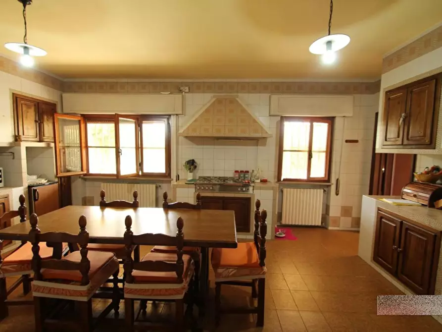 Immagine 21 di Villa in vendita  a Capannori