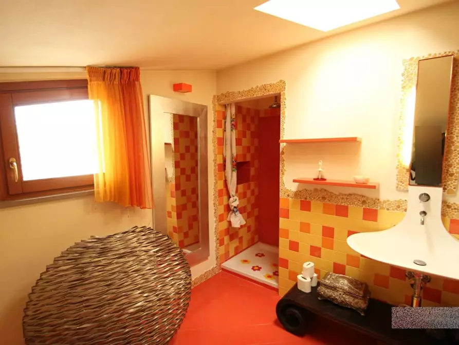 Immagine 27 di Villa in vendita  a Capannori