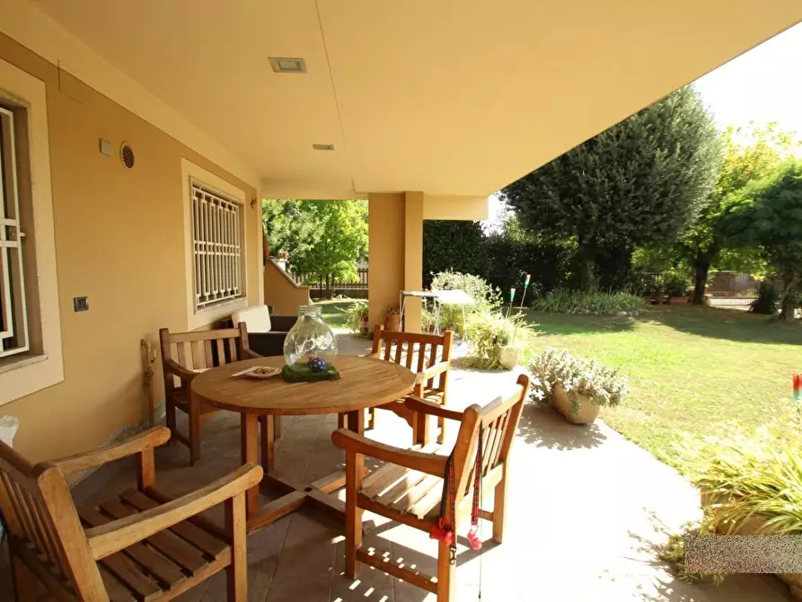 Immagine 20 di Villa in vendita  a Capannori