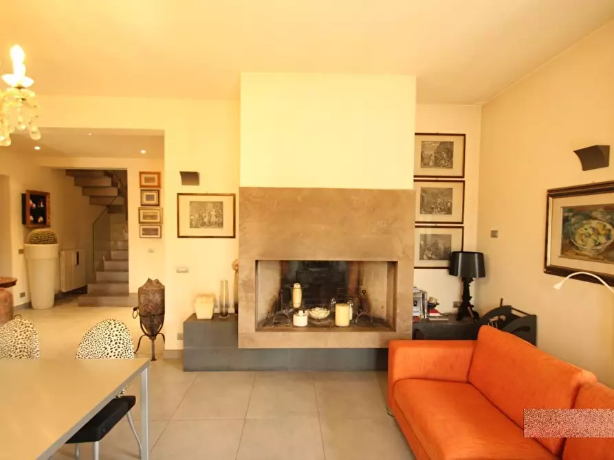 Immagine 5 di Villa in vendita  a Capannori