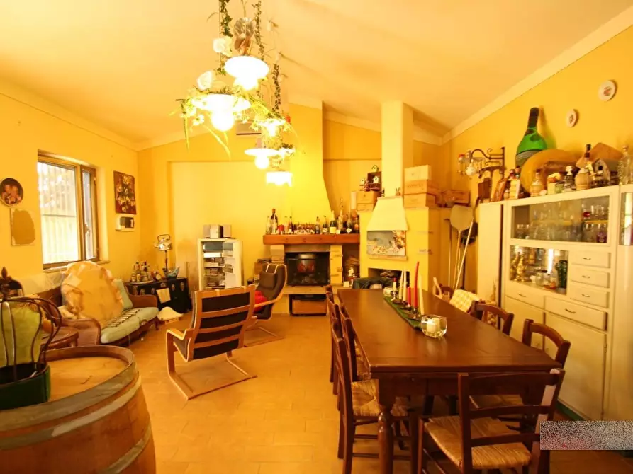 Immagine 24 di Villa in vendita  a Capannori