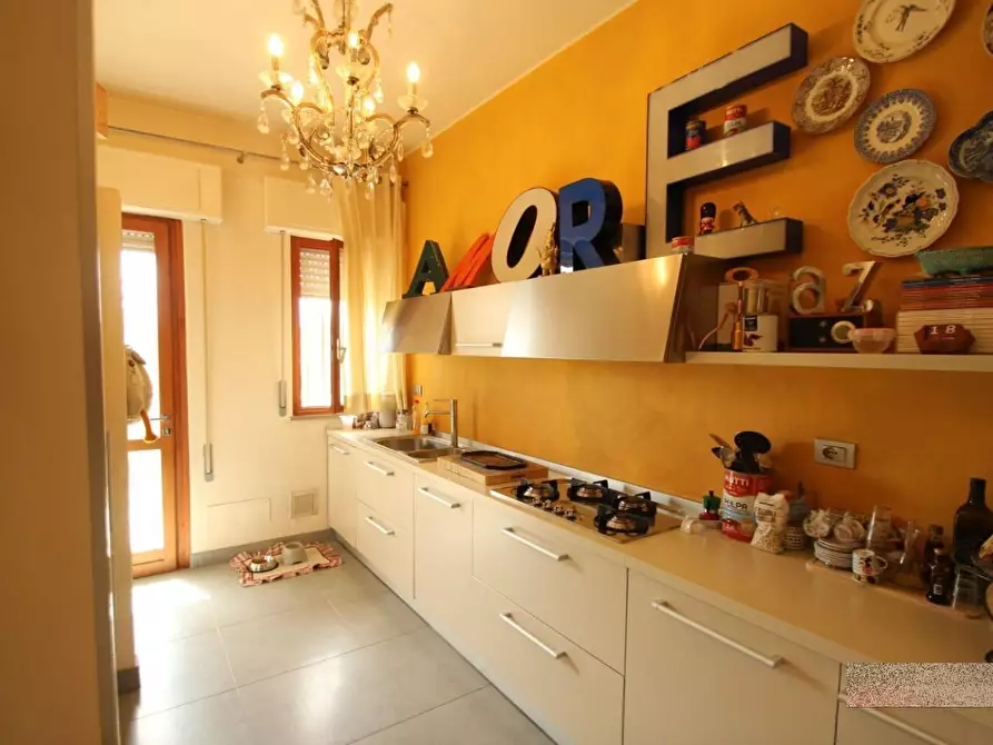 Immagine 7 di Villa in vendita  a Capannori