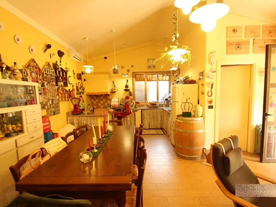 Immagine 22 di Villa in vendita  a Capannori