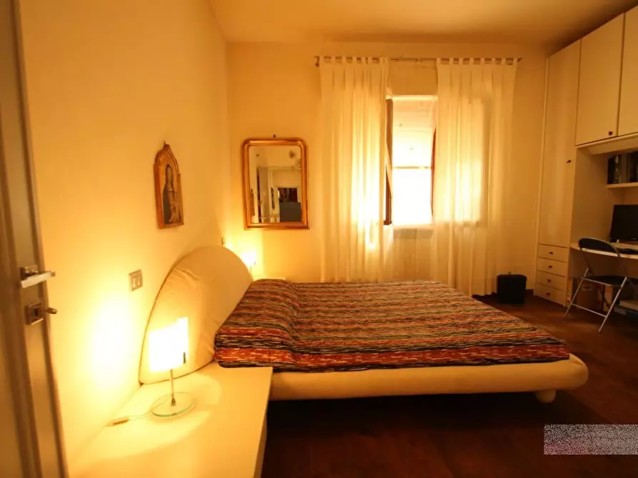 Immagine 12 di Villa in vendita  a Capannori