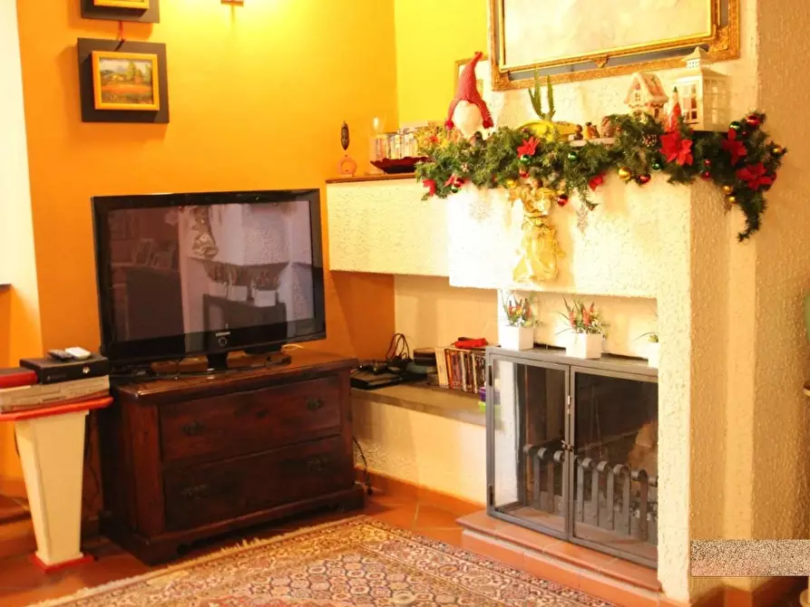 Immagine 5 di Appartamento in vendita  a Lucca