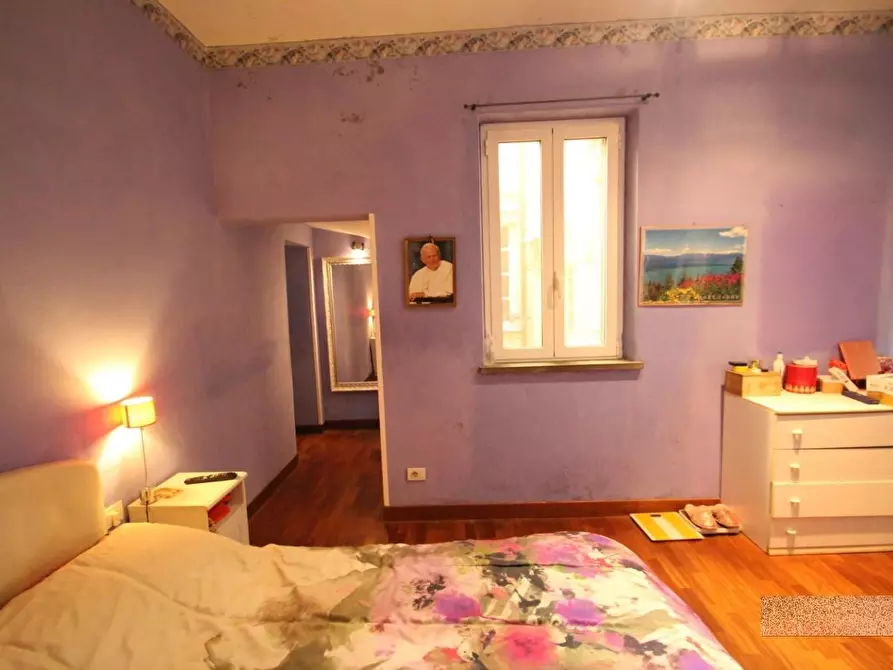 Immagine 12 di Appartamento in vendita  a Lucca