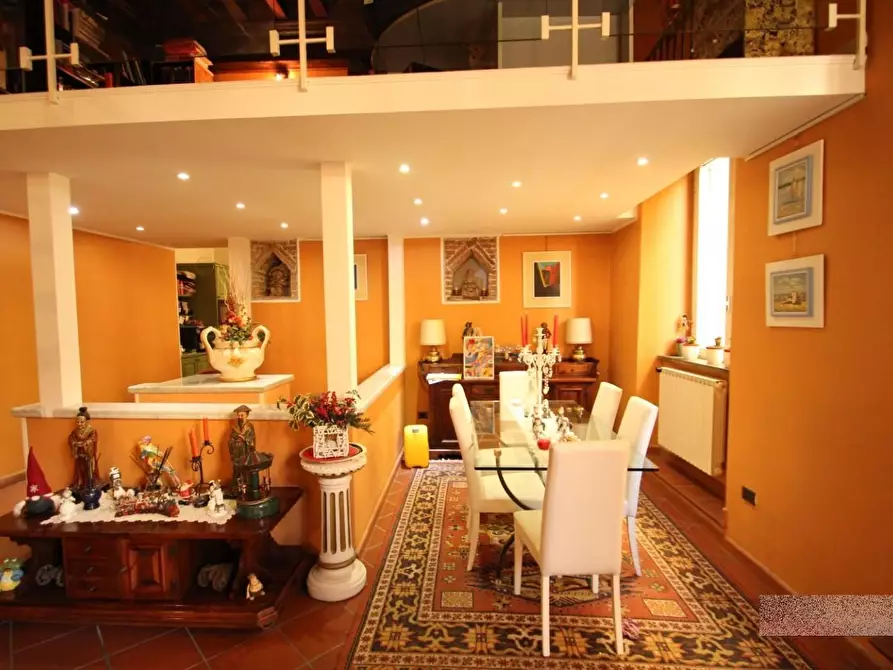 Immagine 19 di Appartamento in vendita  a Lucca