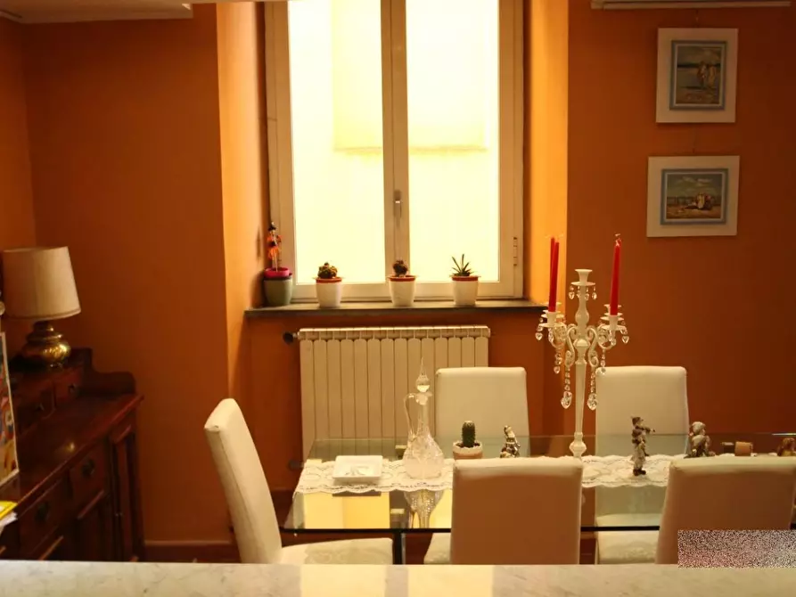 Immagine 9 di Appartamento in vendita  a Lucca