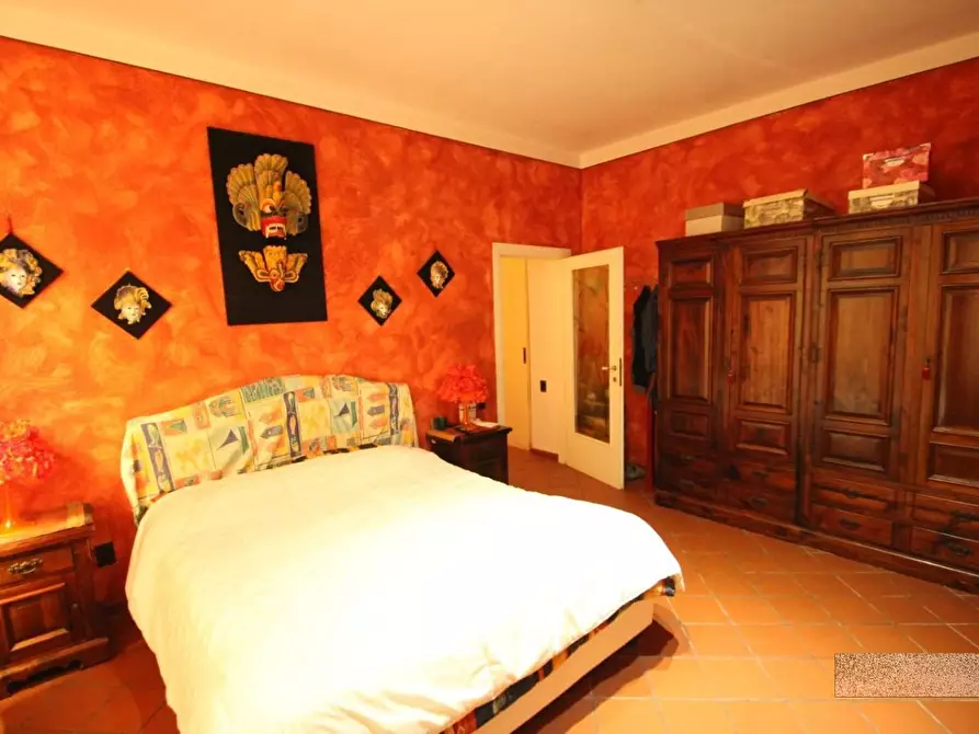 Immagine 16 di Appartamento in vendita  a Lucca