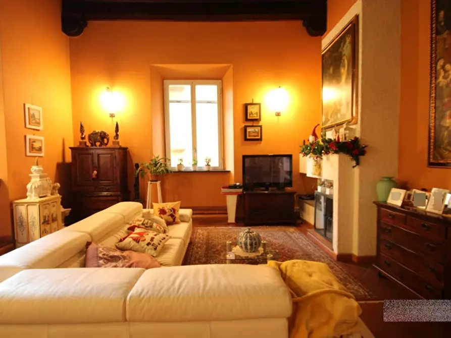 Immagine 22 di Appartamento in vendita  a Lucca