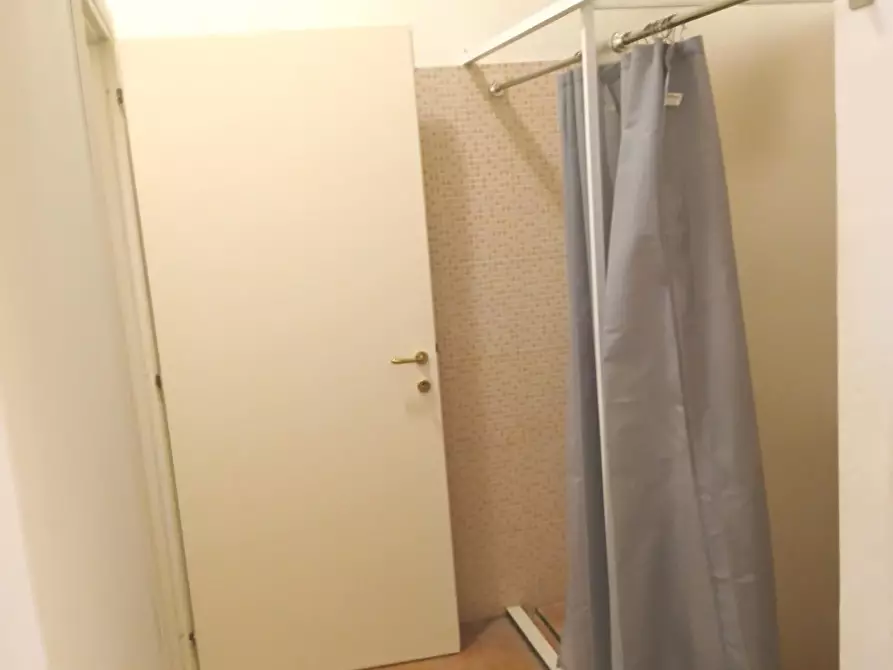 Immagine 4 di Locale commerciale in affitto  a Vicopisano